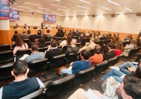 Sindirações promove palestra sobre os impactos da reforma tributária na indústria de alimentação animal