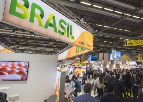 Avicultura e suinocultura brasileiras estão na SIAL Paris 2022