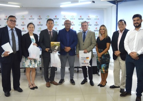 Organização Avícola do Rio Grande do Sul recebe visita da Embaixada de Singapura