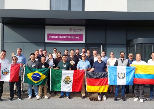 Evonik reúne líderes avícolas brasileiros no Sciencing Egg Tour Europa 2024