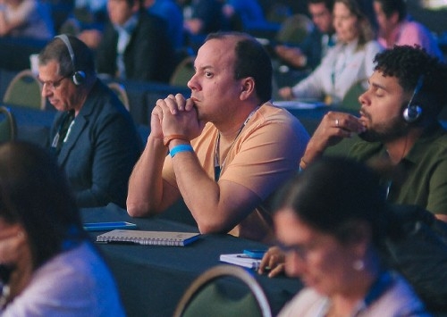 POSTURA SEM FRONTEIRAS. Avicultores destacam aprendizados e inovações no II Seminário Hy-Line White para América Latina