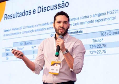 Trabalho da Zoetis sobre vacinas contra coriza infecciosa é premiado no Congresso da APA 2026