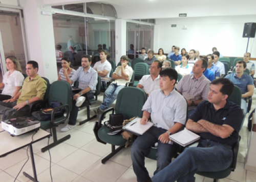 Veterinários capixabas recebem treinamento sobre salmoneloses 