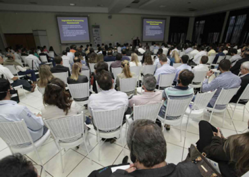 Profissionais e indústria de alimentação animal se reuniram em Maringá