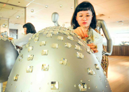 Ovos são as estrelas do Ovo Parade em São Paulo