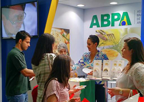 ABPA e IOB levam informação sobre o ovo a eventos médicos