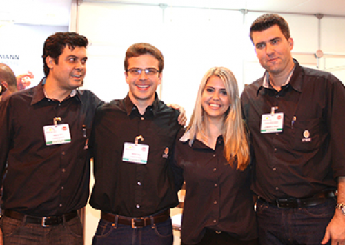 1º Lohmann School Brasil promove atualização em postura comercial