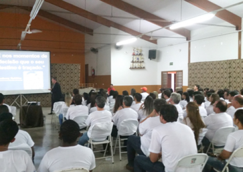 Hy-Line do Brasil reúne sua equipe para a reunião geral anual