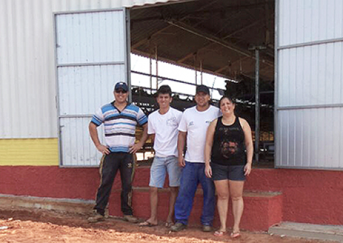 Granja Knorst participa do programa de biossegurança e imunização do Biovet