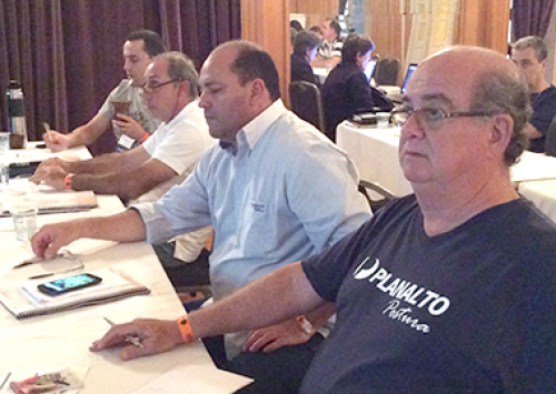 Planalto Postura realiza I Encontro Técnico Comercial em Araxá (MG)