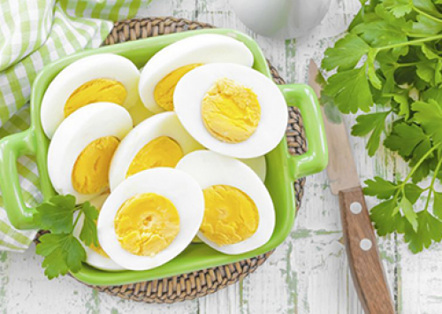 Colina presente no ovo traz benefícios à saúde em todas as faixas etárias