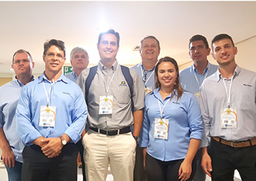 Hy-Line está no Congresso da APA e patrocina jantar de confraternização