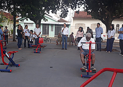 Hy-Line do Brasil participa de projeto Academia ao Ar Livre em Nova Granada