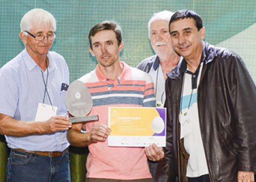 Denerson Tesch é bicampeão no 4º Concurso de Qualidade de Ovos da Coopeavi