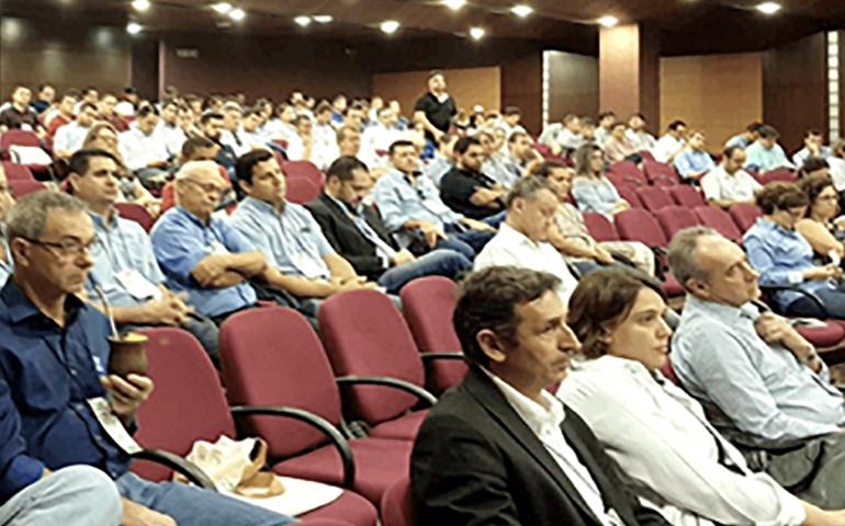 Equipe Vetanco participou do XVI Encontro ABRAVES, em Toledo (PR)
