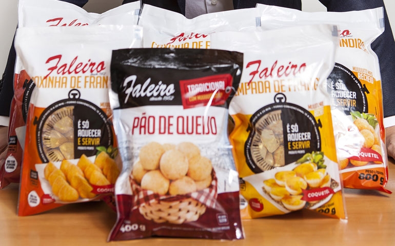 Faleiro adquirirá ovos 100% cage free até 2025