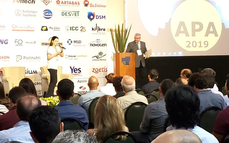 Pré-congresso da APA abre com debate sobre salmonela