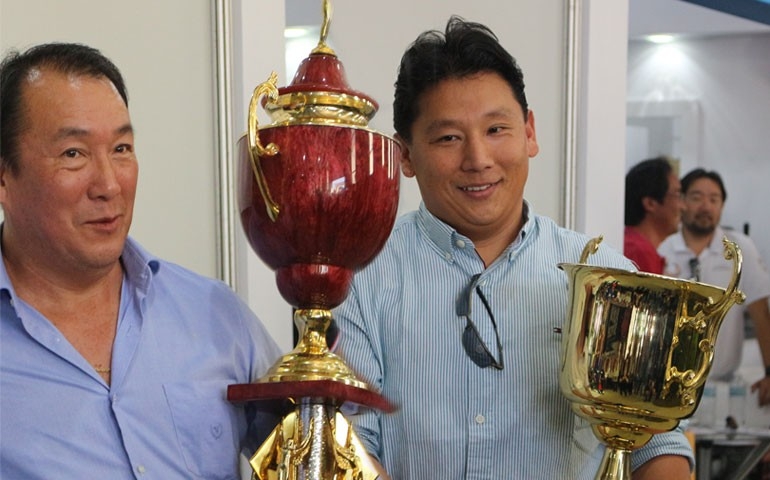 Granjas campeãs de Bastos recebem troféus do Concurso de Qualidade