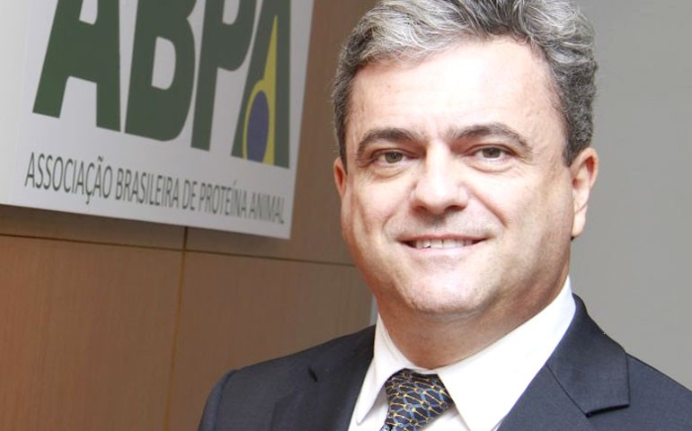 Ricardo Santin é o novo presidente da Câmara Setorial de Aves e Suínos do MAPA