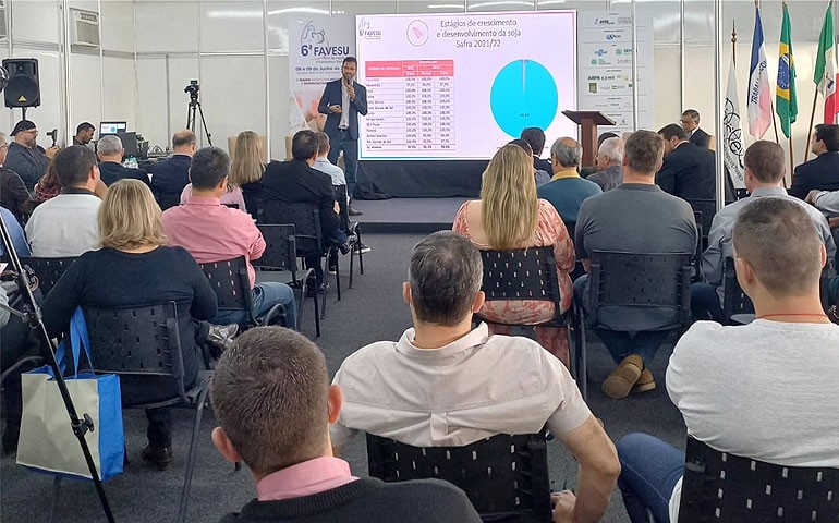 Reunião Conjuntural da 6ª FAVESU debateu projeções para a avicultura
