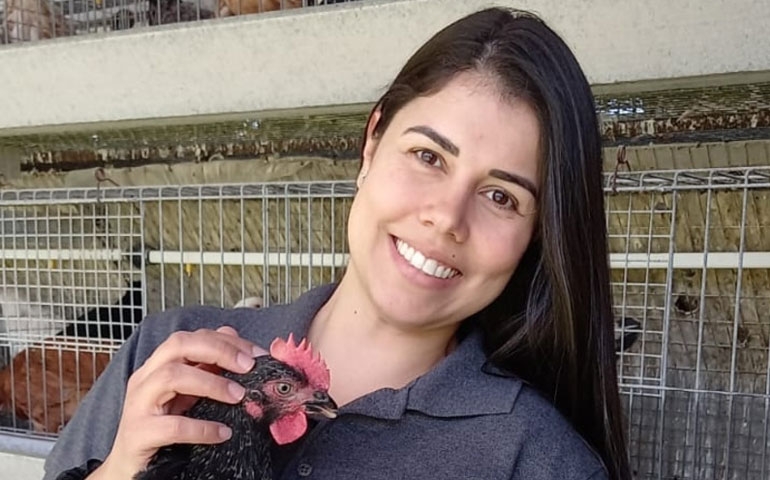 Priscila Diniz Lopes é a nova assessora técnica de avicultura da Vaxxinova