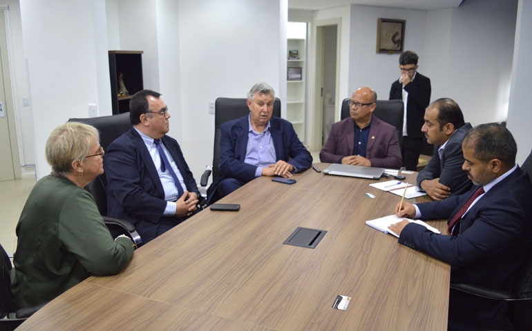 Comitiva saudita visita sede da Associação Gaúcha de Avicultura