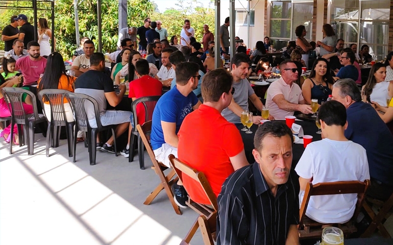 Planalto Postura recepciona avicultores com almoço especial em Santo Antônio do Monte (MG)