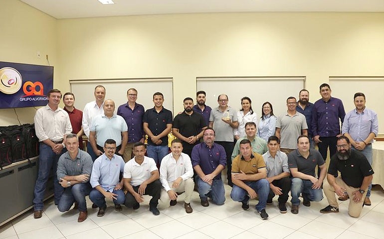 Cobb-Vantress premiou Grupo Alvorada por melhor desempenho em São Paulo