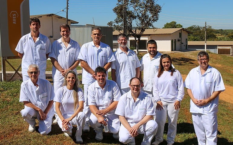 Núcleo de Tecnologia e Inovação da Agroceres Multimix recebe membros do Conselho Técnico de Aves da empresa