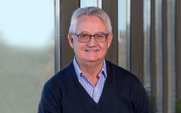 Cenário atual é positivo para a cadeia produtiva brasileira, aponta Mário Penz, em palestra na Conferência FACTA WPSA-Brasil 2025