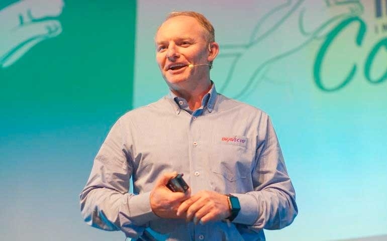 MSD Saúde Animal projeta o futuro da avicultura na integração entre inteligência artificial e capital humano