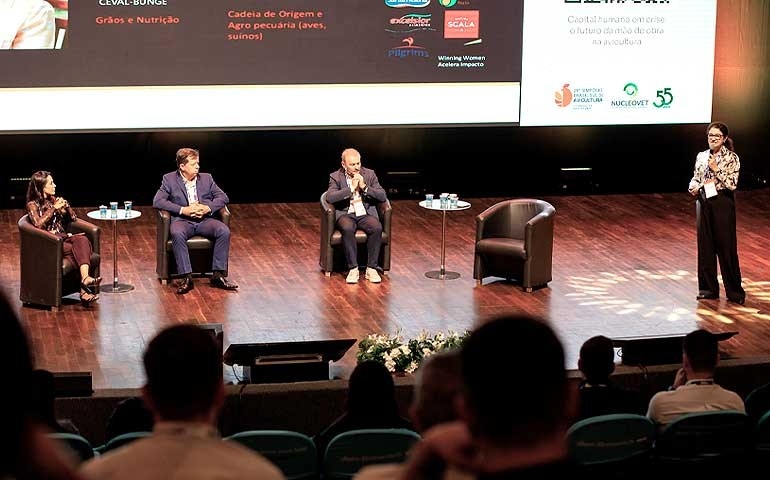 O presente e o futuro da mão de obra na avicultura foram tema de debate com especialistas no SBSA 2026