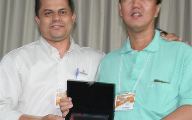 Avicultores bastenses recebem homenagem da Novogen