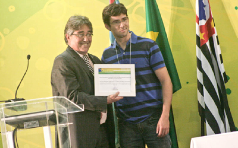 Prêmio da Ubabef no SIAV incentiva academia, pesquisa e mercado