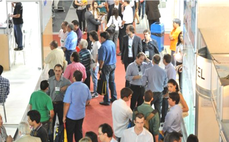 AveSui 2013 bate recorde de credenciamentos de visitantes