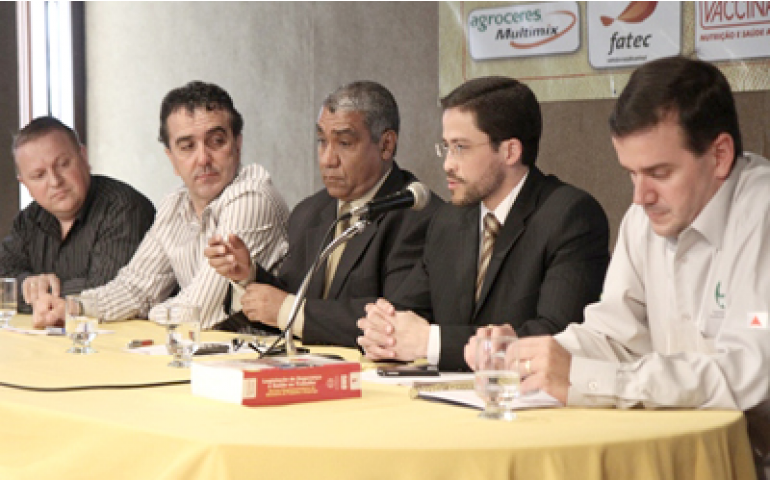 Ministro da Agricultura pode participar do Avicultor 2013 