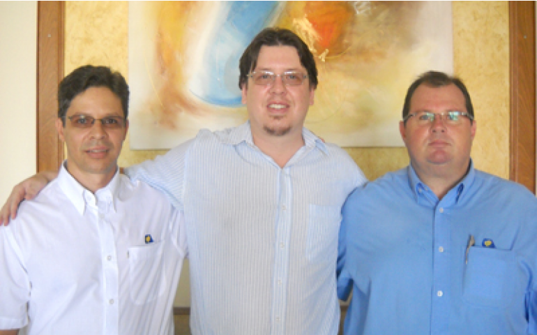 Equipe Hy-Line recebe avicultores de Bastos e região para palestra