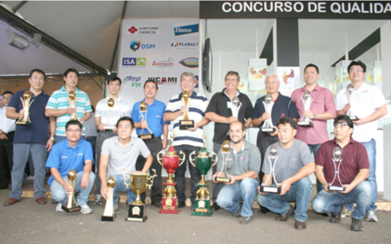 Campeões de Qualidade receberam troféus na Festa do Ovo 2013