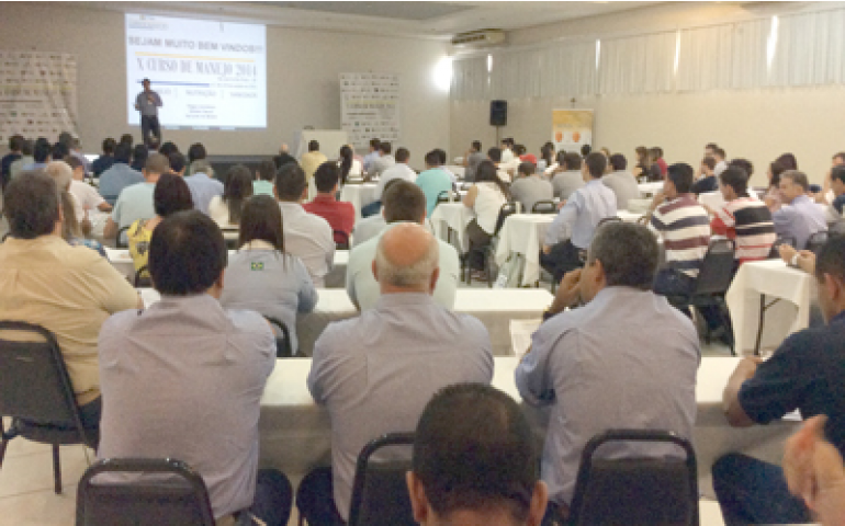 Hy-Line do Brasil realiza com sucesso seu X Curso de Manejo