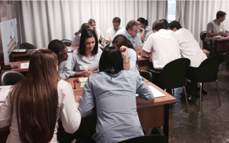 Hy-Line promove treinamento para líderes da empresa no Brasil