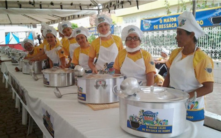 Supercaldo para ressaca tem 18,5 mil ovos na receita
