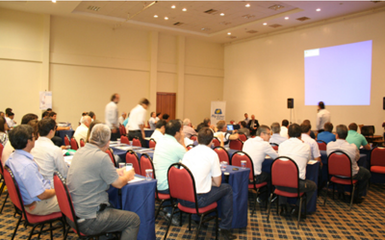 Hy-Line mostra a força de seus investimentos para a evolução genética