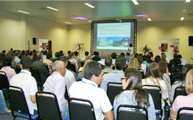 Naola Ferguson defende biossegurança e vacinação contra Micoplasma