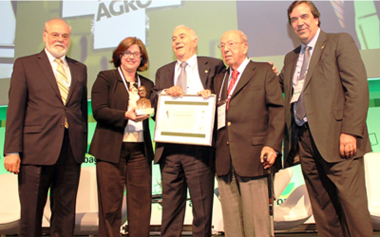 Executivo do Grupo Agroceres é homenageado pela ABAG