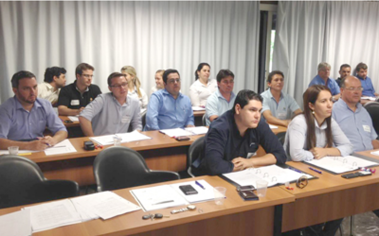 Hy-Line do Brasil promoveu treinamento in company, em agosto