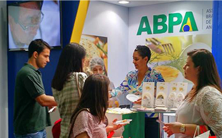 ABPA e IOB levam informação sobre o ovo a eventos médicos