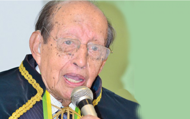 Veterinário mais antigo em atividade no Brasil completa 100 anos