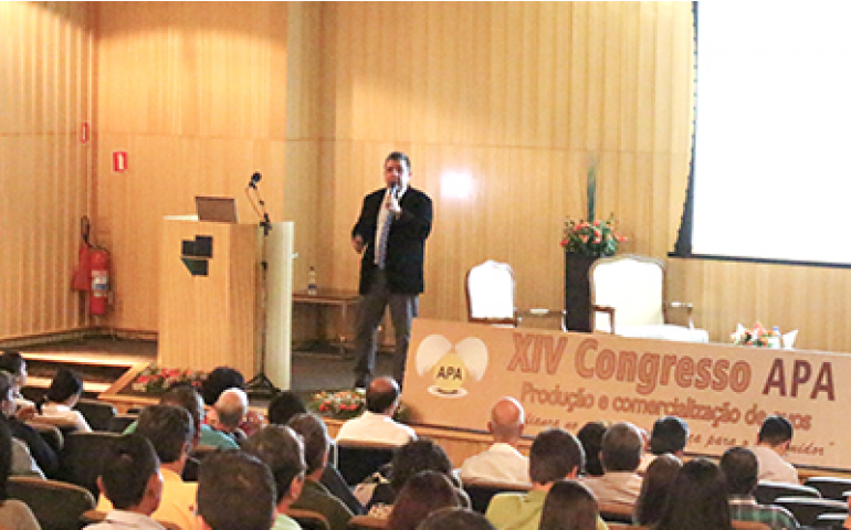 Primeiro dia do Congresso da APA tem auditório lotado