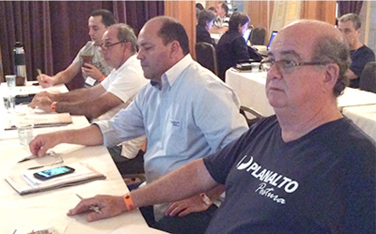 Planalto Postura realiza I Encontro Técnico Comercial em Araxá (MG)