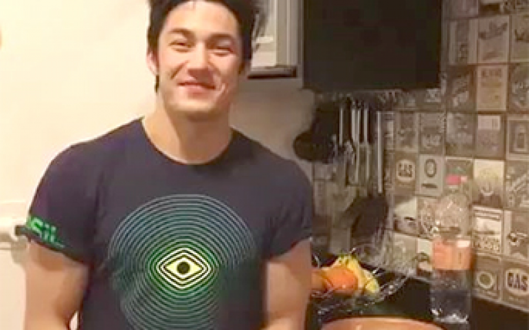 Arthur Nory doa, em parceria com IOB, 500 dúzias de ovos para instituição 